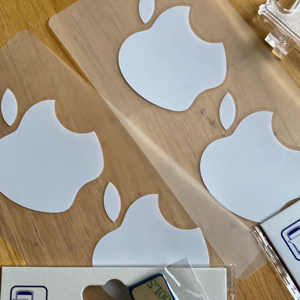 Free! Screen protector and app stickers - Picture 4 of 5